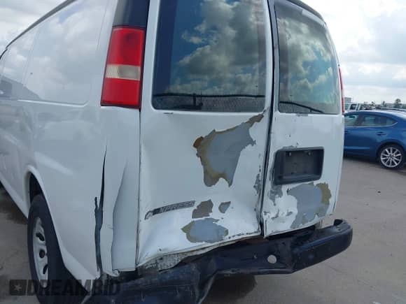 2009 Chevrolet Express Cargo with VIN 1GCFG15X991123160, listed as a IAAI auction lot 42358352 with 168,619 mi miles and . Bid and sale history available at DreamBid. Image 6.