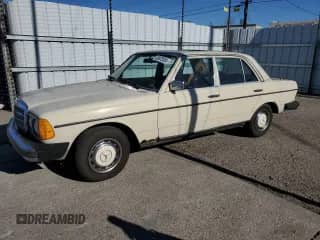 1980 Mercedes-Benz 300 с VIN 12313012173934, выставлен на аукционе Copart как лот 83672454 с пробегом 159 328 миль миль и Списание • Salvage title. История ставок и продаж доступна на DreamBid. Изображение 1.