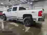 2011 Chevrolet Silverado 2500HD LTZ z VIN 1GC1KYC83BF130644, wystawiony jako Copart lot #72020725 z przebiegiem 269 693 mil mil oraz Szkoda całkowita • Salvage title. Historia ofert i sprzedaży dostępna na DreamBid. Obrazek 2.