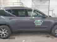 2025 Jeep Grand Cherokee Limited z VIN 1C4RJKBG3S8634319, wystawiony jako IAAI lot #41817917 z przebiegiem 523 mil mil oraz . Historia ofert i sprzedaży dostępna na DreamBid. Obrazek 13.