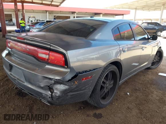 2012 Dodge Charger SE с VIN 2C3CDXBG2CH203769, выставлен на аукционе IAAI как лот 43195286 с пробегом 222 592 миль миль и . История ставок и продаж доступна на DreamBid. Изображение 4.