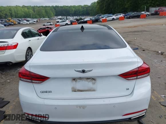 2016 Hyundai Genesis 3.8L с VIN KMHGN4JE7GU144080, выставлен на аукционе IAAI как лот 42275810 с пробегом 168 822 миль миль и . История ставок и продаж доступна на DreamBid. Изображение 16.
