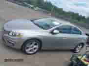 2015 Volvo S60 T5 Premier с VIN YV1612TB9F1302898, выставлен на аукционе IAAI как лот 42616685 с пробегом 34 446 миль миль и . История ставок и продаж доступна на DreamBid. Изображение 14.
