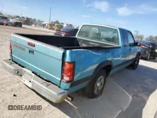 1996 Dodge Dakota с VIN 1B7GL23X8TS649712, выставлен на аукционе Copart как лот 76761044 с пробегом 128 947 миль миль и На запчасти • Non repairable. История ставок и продаж доступна на DreamBid. Изображение 3.