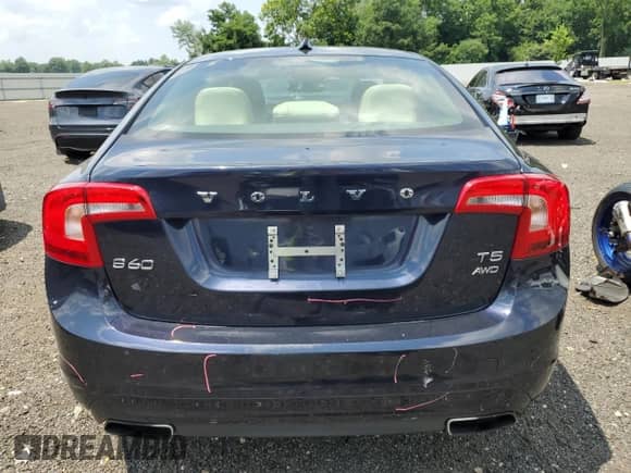 2016 Volvo S60 T5 Premier z VIN YV1612TK3G2414236, wystawiony jako Copart lot #64383265 z przebiegiem 130 704 mil mil oraz Szkoda całkowita • Salvage title. Historia ofert i sprzedaży dostępna na DreamBid. Obrazek 6.