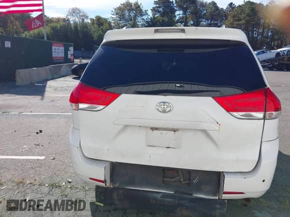 2013 Toyota Sienna LE AAS with VIN 5TDKK3DCXDS328568, listed as a IAAI auction lot 43501693 with 428,589 mi miles and . Bid and sale history available at DreamBid. Image 16.