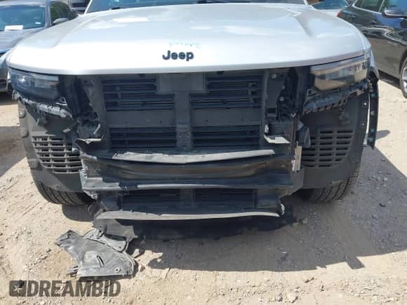 2023 Jeep Grand Cherokee Laredo с VIN 1C4RJHAG7PC581181, выставлен на аукционе IAAI как лот 42972704 с пробегом 63 939 миль миль и . История ставок и продаж доступна на DreamBid. Изображение 6.