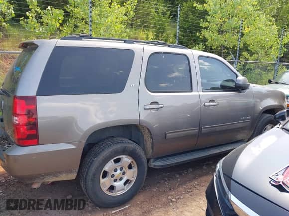 2011 Chevrolet Tahoe LT с VIN 1GNSKBE06BR184437, выставлен на аукционе IAAI как лот 42791637 с пробегом 216 216 миль миль и . История ставок и продаж доступна на DreamBid. Изображение 13.
