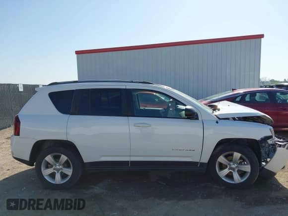 2017 Jeep Compass Sport с VIN 1C4NJCBA5HD123887, выставлен на аукционе IAAI как лот 41996849 с пробегом 145 477 миль миль и . История ставок и продаж доступна на DreamBid. Изображение 14.