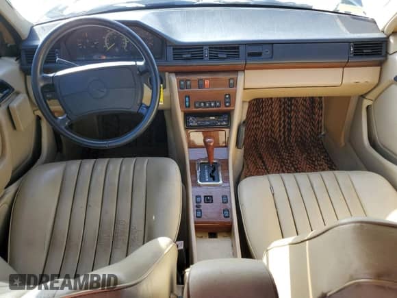 1991 Mercedes-Benz 300 z VIN WDBEB28D0MB487342, wystawiony jako Copart lot #77837294 z przebiegiem 319 175 mil mil oraz Szkoda całkowita • Salvage title. Historia ofert i sprzedaży dostępna na DreamBid. Obrazek 8.
