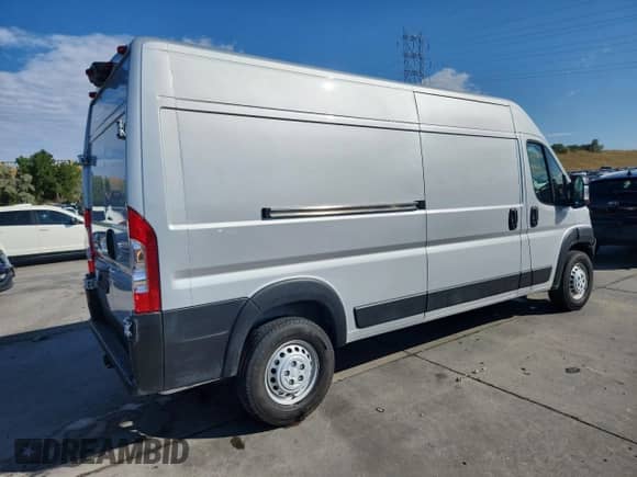 2024 Ram ProMaster Cargo Tradesman с VIN 3C6LRVDGXRE114462, выставлен на аукционе Copart как лот 69662675 с пробегом 16 623 миль миль и Списание • Salvage title. История ставок и продаж доступна на DreamBid. Изображение 3.