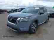 2025 Nissan Pathfinder Platinum с VIN 5N1DR3DK3SC224638, выставлен на аукционе IAAI как лот 42372591 с пробегом 267 миль миль и . История ставок и продаж доступна на DreamBid. Изображение 2.