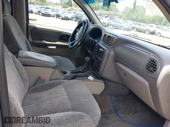 2002 Chevrolet TrailBlazer LS с VIN 1GNDT13S622437186, выставлен на аукционе IAAI как лот 42646255 с пробегом 209 255 миль миль и . История ставок и продаж доступна на DreamBid. Изображение 5.