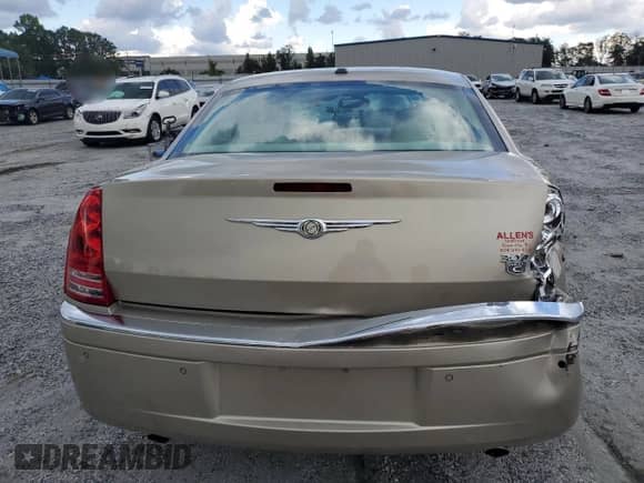 2009 Chrysler 300 C Hemi with VIN 2C3LA63T89H565600, listed as a Copart auction lot 67199875 with 138,389 mi miles and Salvage title. Bid and sale history available at DreamBid. Image 6.