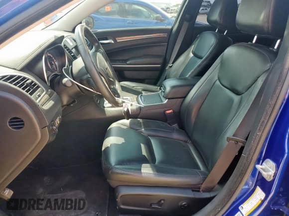 2020 Chrysler 300 Touring с VIN 2C3CCAAG0LH220765, выставлен на аукционе Copart как лот 80552775 с пробегом 45 036 миль миль и Списание • Salvage title. История ставок и продаж доступна на DreamBid. Изображение 7.