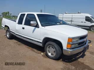 1998 Chevrolet Silverado 1500 z VIN 1GCEC19M0WE194095, wystawiony jako IAAI lot #42162707 z przebiegiem 216 468 mil mil oraz . Historia ofert i sprzedaży dostępna na DreamBid. Obrazek 1.
