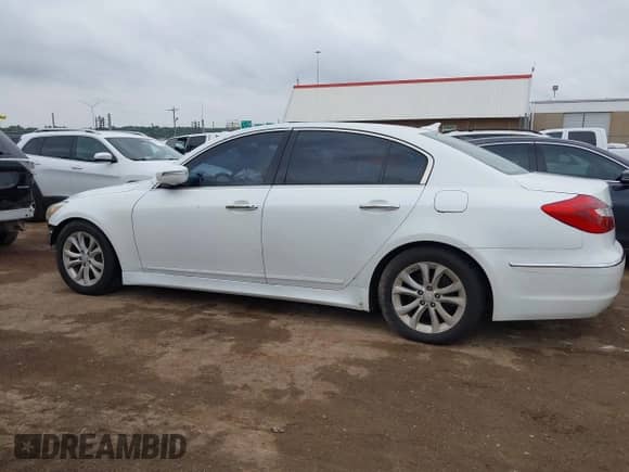2012 Hyundai Genesis 3.8L с VIN KMHGC4DD7CU176773, выставлен на аукционе IAAI как лот 43155991 с пробегом 228 852 миль миль и . История ставок и продаж доступна на DreamBid. Изображение 14.