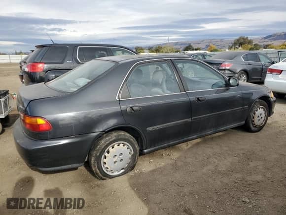1995 Honda Civic z VIN 1HGEG8658SL014864, wystawiony jako Copart lot #81525244 z przebiegiem 233 081 mil mil oraz Szkoda całkowita • Salvage title. Historia ofert i sprzedaży dostępna na DreamBid. Obrazek 3.