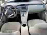 2015 Toyota Prius Four z VIN JTDKN3DU7F2002396, wystawiony jako Copart lot #82224025 z przebiegiem 44 254 mil mil oraz Szkoda całkowita • Salvage title. Historia ofert i sprzedaży dostępna na DreamBid. Obrazek 8.