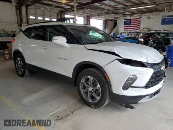 2023 Chevrolet Blazer LT z VIN 3GNKBDR40PS179733, wystawiony jako Copart lot #68961315 z przebiegiem 46 193 mil mil oraz Szkoda całkowita • Salvage title. Historia ofert i sprzedaży dostępna na DreamBid. Obrazek 4.