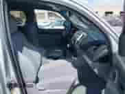 2011 Toyota Tacoma z VIN 5TFUU4EN7BX007149, wystawiony jako IAAI lot #40732059 z przebiegiem 96 347 mil mil oraz . Historia ofert i sprzedaży dostępna na DreamBid. Obrazek 5.