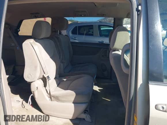 2005 Toyota Sienna CE с VIN 5TDZA23C95S225723, выставлен на аукционе IAAI как лот 43555024 с пробегом 300 540 миль миль и . История ставок и продаж доступна на DreamBid. Изображение 8.