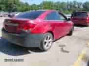 2013 Chevrolet Cruze 2LT z VIN 1G1PE5SB8D7183312, wystawiony jako IAAI lot #42964782 z przebiegiem 159 262 mil mil oraz . Historia ofert i sprzedaży dostępna na DreamBid. Obrazek 4.