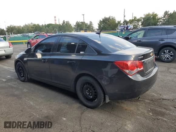 2013 Chevrolet Cruze LS с VIN 1G1PB5SH9D7271881, выставлен на аукционе Copart как лот 71675365 с пробегом 117 837 миль миль и Списание • Salvage title. История ставок и продаж доступна на DreamBid. Изображение 2.