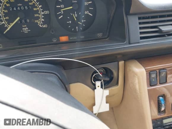 1987 Mercedes-Benz 300 с VIN WDBEB33D2HA291167, выставлен на аукционе IAAI как лот 43137862 с пробегом 244 051 миль миль и . История ставок и продаж доступна на DreamBid. Изображение 11.