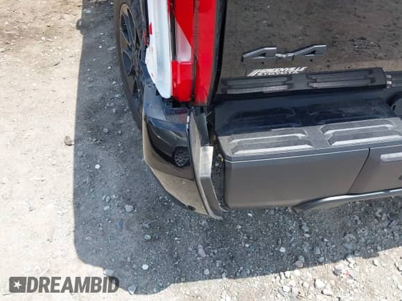 2024 Toyota Tundra SR5 with VIN 5TFLA5DA5RX163743, listed as a IAAI auction lot 42474318 with 30,136 mi miles and . Bid and sale history available at DreamBid. Image 21.