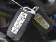 2013 Hyundai Veloster Turbo z VIN KMHTC6AE7DU117585, wystawiony jako IAAI lot #42028116 z przebiegiem 102 382 mil mil oraz . Historia ofert i sprzedaży dostępna na DreamBid. Obrazek 11.