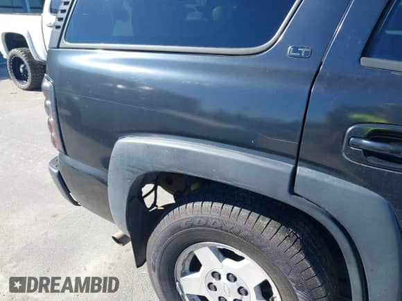 2005 Chevrolet Tahoe LS с VIN 1GNEC13T35J149519, выставлен на аукционе IAAI как лот 41552435 с пробегом 246 734 миль миль и . История ставок и продаж доступна на DreamBid. Изображение 14.