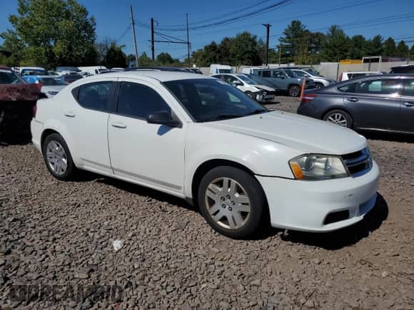 2013 Dodge Avenger SE z VIN 1C3CDZAB3DN730830, wystawiony jako Copart lot #70456914 z przebiegiem 140 616 mil mil oraz Szkoda całkowita • Salvage title. Historia ofert i sprzedaży dostępna na DreamBid. Obrazek 4.