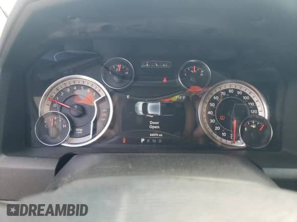 2018 Ram 1500 Big Horn z VIN 1C6RR7TT1JS151907, wystawiony jako Copart lot #66201245 z przebiegiem 64 979 mil mil oraz Szkoda całkowita • Salvage title. Historia ofert i sprzedaży dostępna na DreamBid. Obrazek 9.