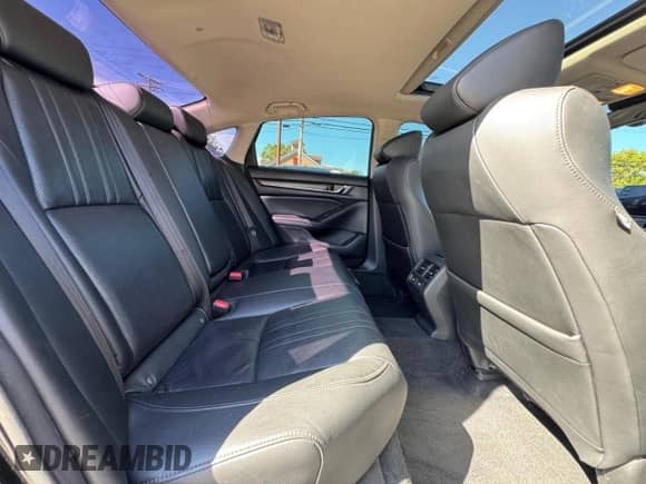 2022 Honda Accord Touring с VIN 1HGCV3F93NA031042, выставлен на аукционе Copart как лот 84067355 с пробегом 241 825 миль миль и Чистый • Clean title. История ставок и продаж доступна на DreamBid. Изображение 6.