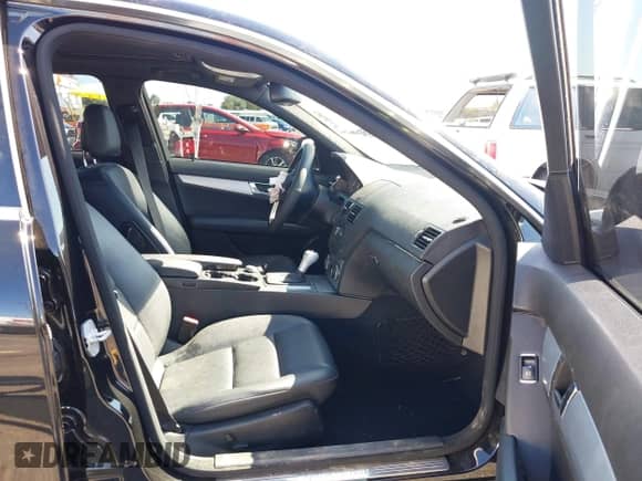 2008 Mercedes-Benz C 300 Sport с VIN WDDGF54XX8F107010, выставлен на аукционе IAAI как лот 43235393 с пробегом 91 417 миль миль и . История ставок и продаж доступна на DreamBid. Изображение 5.