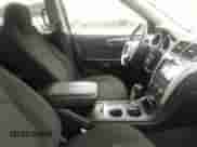 2012 Chevrolet Traverse 1LT z VIN 1GNKRGED2CJ131357, wystawiony jako IAAI lot #43381666 z przebiegiem 169 999 mil mil oraz . Historia ofert i sprzedaży dostępna na DreamBid. Obrazek 5.