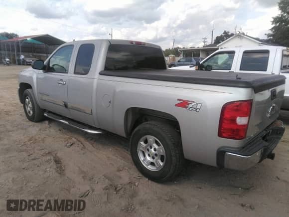 2007 Chevrolet Silverado 1500 Work Truck с VIN 1GCEK19J37Z550316, выставлен на аукционе IAAI как лот 43279859 с пробегом 172 892 миль миль и . История ставок и продаж доступна на DreamBid. Изображение 3.