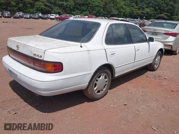 1993 Toyota Camry с VIN 4T1VK13E0PU051364, выставлен на аукционе IAAI как лот 42424824 с пробегом 126 476 миль миль и . История ставок и продаж доступна на DreamBid. Изображение 4.