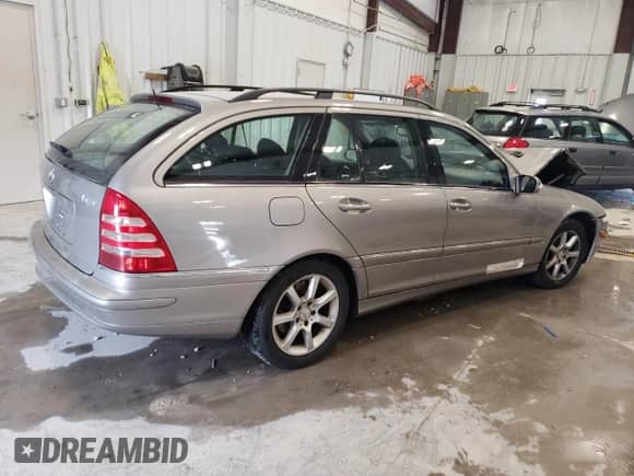 2005 Mercedes-Benz C 240 with VIN WDBRH81JX5F565395, listed as a Copart auction lot 69967244 with 141,692 mi miles and Non repairable. Bid and sale history available at DreamBid. Image 3.