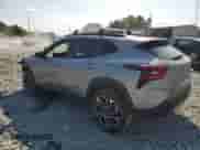 2024 Chevrolet Trax 2RS z VIN KL77LJE22RC197378, wystawiony jako Copart lot #81747535 z przebiegiem 32 289 mil mil oraz Szkoda całkowita • Salvage title. Historia ofert i sprzedaży dostępna na DreamBid. Obrazek 2.