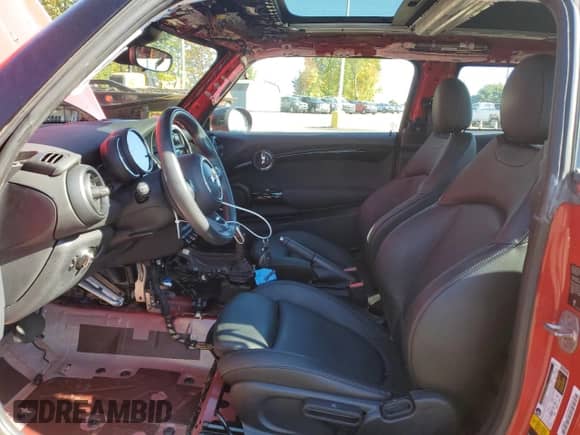 2020 MINI Hardtop Cooper S с VIN WMWXR5C0XL2L62288, выставлен на аукционе Copart как лот 82523175 с пробегом 12 801 миль миль и Списание • Salvage title. История ставок и продаж доступна на DreamBid. Изображение 7.