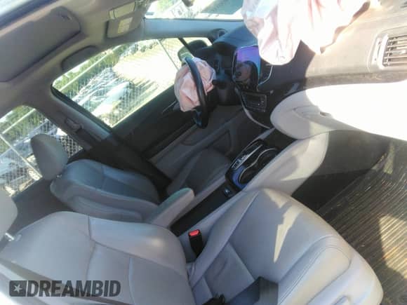 2021 Honda Pilot Touring 7-Passenger with VIN 5FNYF5H69MB000710, listed as a IAAI auction lot 43081838 with 91,899 mi miles and . Bid and sale history available at DreamBid. Image 5.