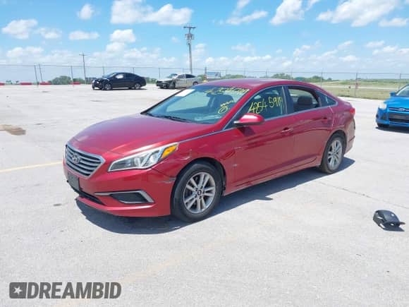 2016 Hyundai Sonata SE с VIN 5NPE24AF6GH417324, выставлен на аукционе IAAI как лот 42545919 с пробегом 125 450 миль миль и . История ставок и продаж доступна на DreamBid. Изображение 18.