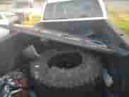 2006 Chevrolet Silverado 3500 SRW Wrk Trk с VIN 1GCHK33DX6F143072, выставлен на аукционе Copart как лот 47038915 с пробегом 295 279 миль миль и Списание • Salvage title. История ставок и продаж доступна на DreamBid. Изображение 12.