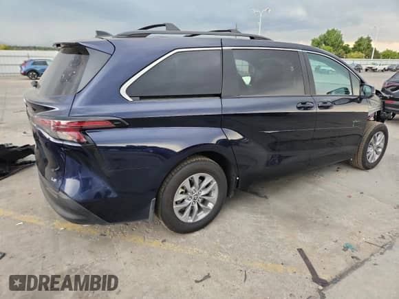 2025 Toyota Sienna LE with VIN 5TDKRKEC7SS246654, listed as a Copart auction lot 80691045 with 10,579 mi miles and Salvage title. Bid and sale history available at DreamBid. Image 3.