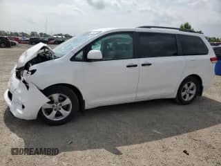 2012 Toyota Sienna with VIN 5TDZK3DC0CS233594, listed as a Copart auction lot 71744685 with 226,300 mi miles and Salvage title. Bid and sale history available at DreamBid. Image 1.
