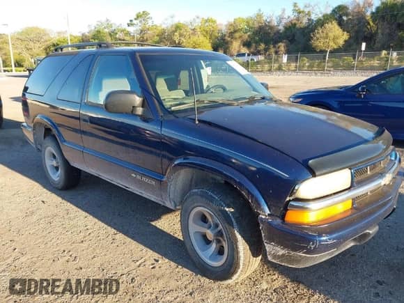 2002 Chevrolet Blazer LS с VIN 1GNCS18W12K127425, выставлен на аукционе IAAI как лот 41823290 с пробегом 182 949 миль миль и . История ставок и продаж доступна на DreamBid. Изображение 1.