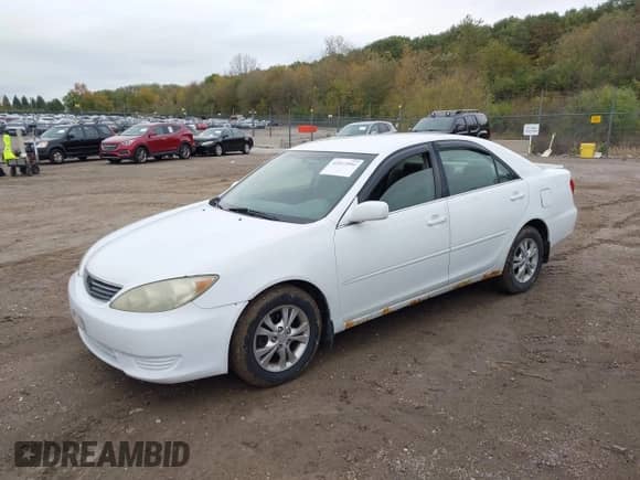 2005 Toyota Camry LE с VIN 4T1BF32KX5U609163, выставлен на аукционе IAAI как лот 43512991 с пробегом 323 090 миль миль и . История ставок и продаж доступна на DreamBid. Изображение 2.
