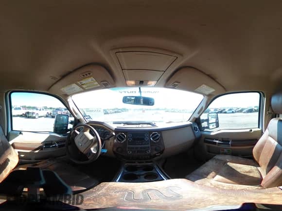 2011 Ford F-250 XL z VIN 1FT7W2BT3BEB53266, wystawiony jako IAAI lot #43318800 z przebiegiem 355 732 mil mil oraz . Historia ofert i sprzedaży dostępna na DreamBid. Obrazek 18.